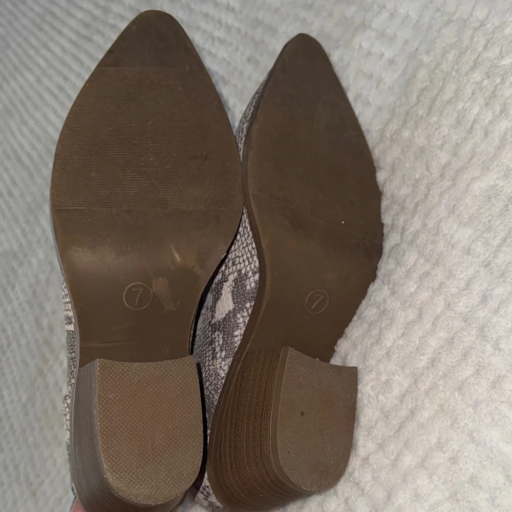 👢✨ EUC Universal Thread Snakeskin Ankle Booties | Size 7 | ✨👢